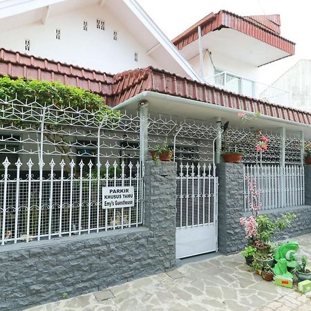 Emy'S Guesthouse Jenggrik Buitenkant foto