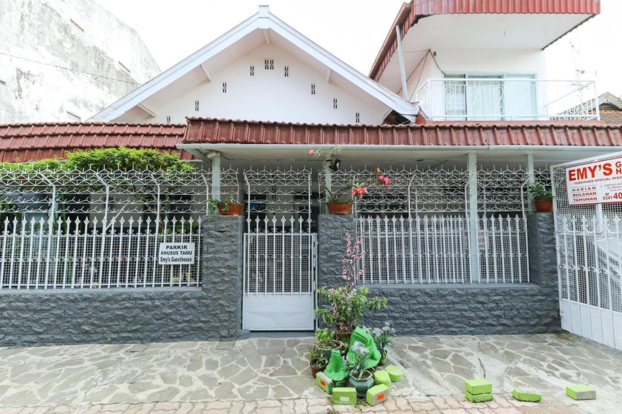 Emy'S Guesthouse Jenggrik Buitenkant foto