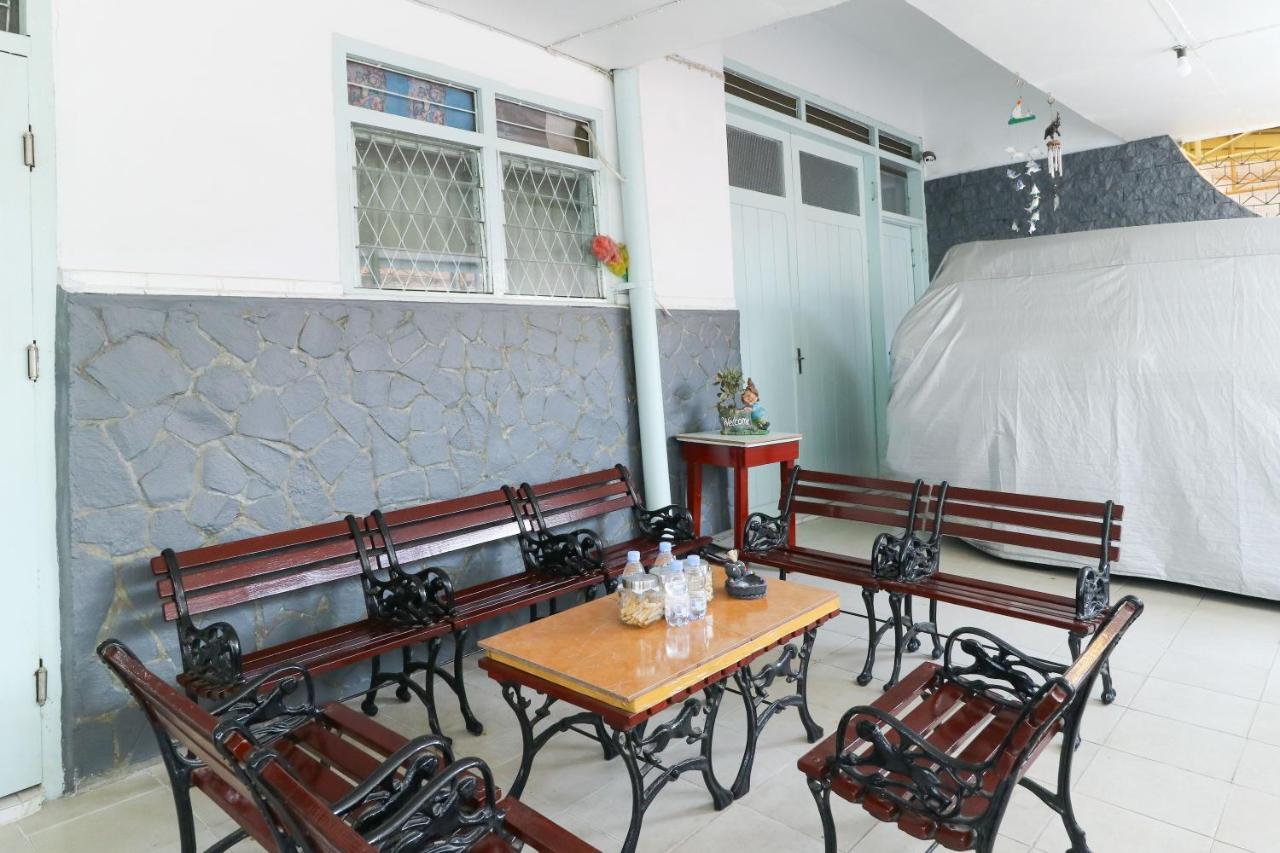 Emy'S Guesthouse Jenggrik Buitenkant foto